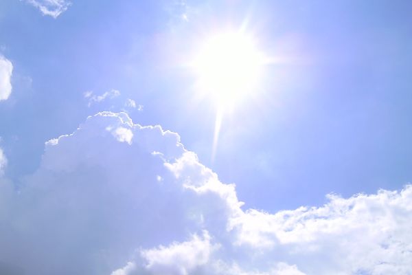 Sonne und Wolken
