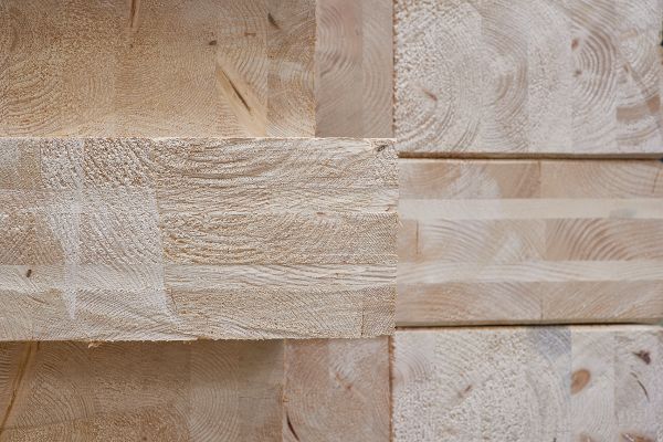 Verarbeitetes Holz