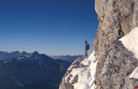 Wanderer auf der Buchstein Südwandband