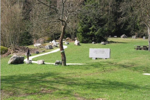 Steinlehrpfad