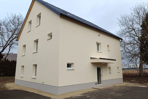 Renoviertes Gebäude der neuewege Gemeinnützige GmbH