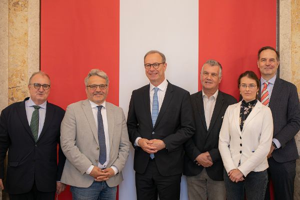 Gruppenfoto mit Mag. Michael Stern (BMWET), Sektionschef DI Johannes Fankhauser (BMLUK), Sektionschef Mag. Georg Konetzky (BMWET), Mag. Herbert Hiesinger (BMLUK), Mag. Michelle Lackner (BMWET), DI Elmar Ritzinger (BMLUK)