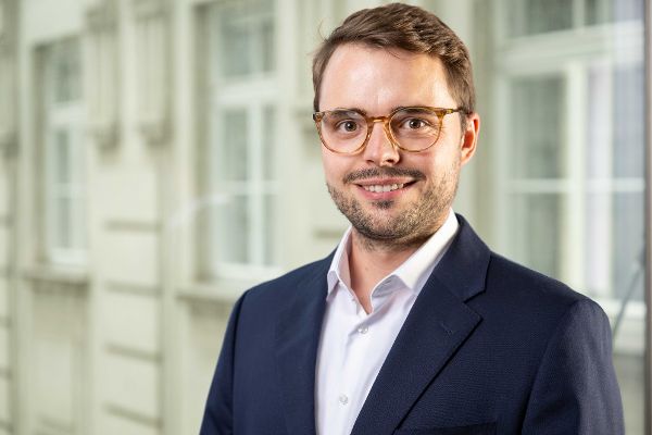 Portraitfoto von Magister Doktor Bernhard Bichler