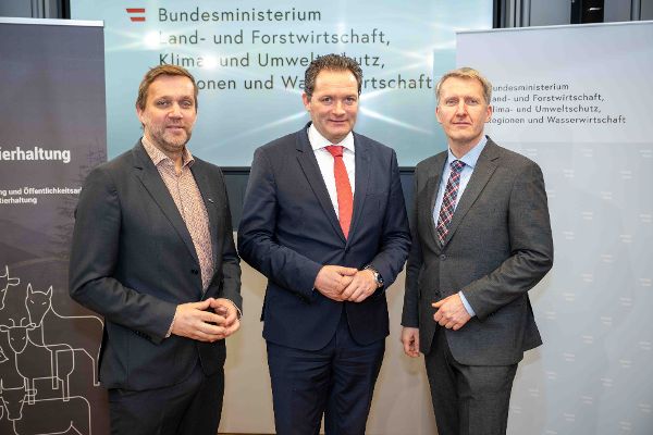 BM_Totschnig, Schneider, Lukas bei Pressekonferenz