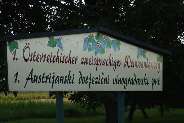 1. zweisprachiger Weinwanderweg