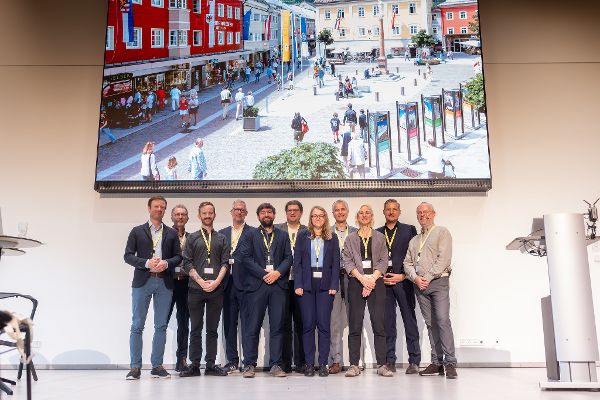 Gruppenfoto vom Fachaustausch: Perspektiven auf nachhaltige Stadt- und Ortskernentwicklung