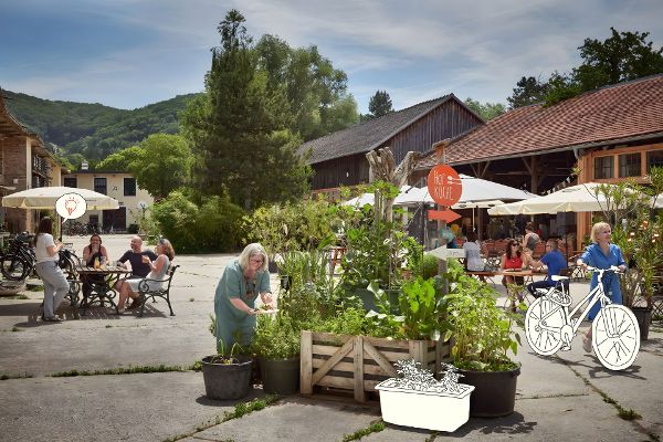 Ein belebter Dorfplatz