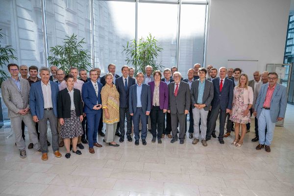 Gruppenfoto der Staubeckenkommission