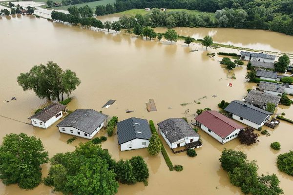 Drohnenaufnahme bei starkem Hochwasser in der Gemeinde Hannersdorf.