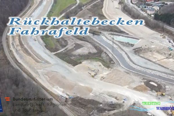 Drohnenvideo-screengeshottet Fahrafeld