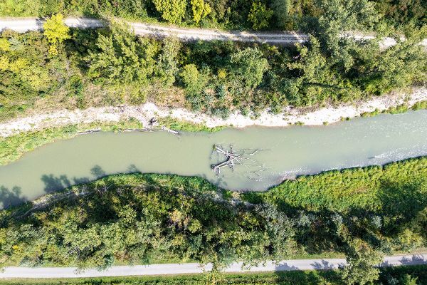 Flusslauf aus Drohnenperspektive.