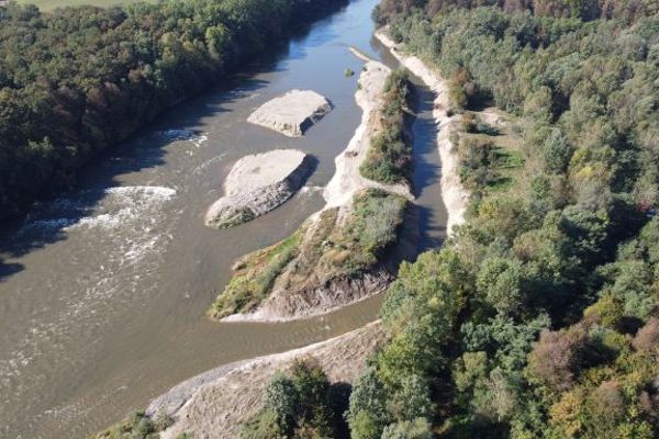 gewaesseroekologischer Flussabschnitt