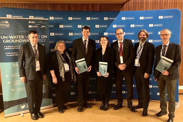 Auf dem Foto sind Teilnehmer des UN Groundwater Summit zu sehen