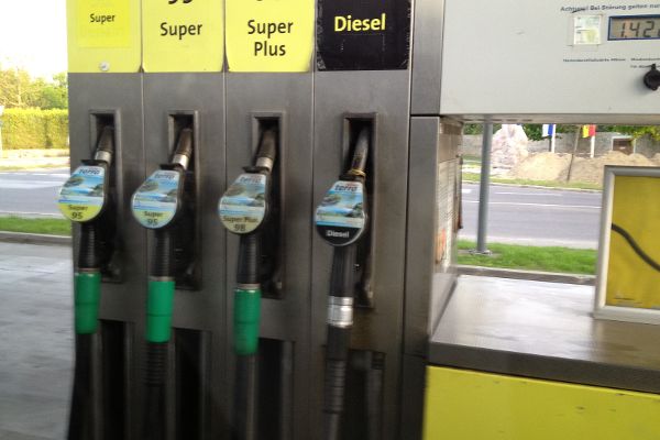 Zapfsäule an einer Tankstelle