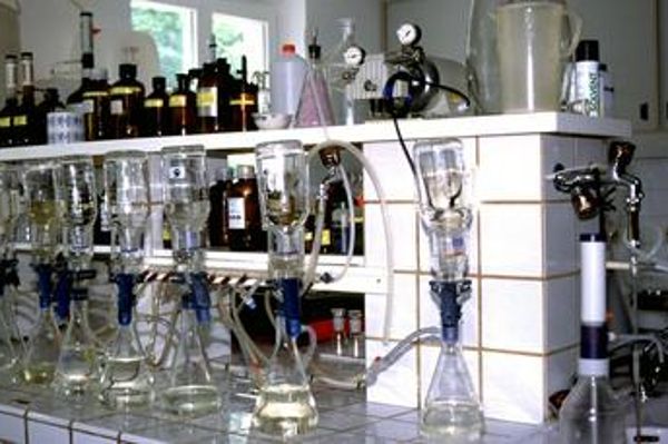 Untersuchung von Grund- und Oberflächengewässer im Labor