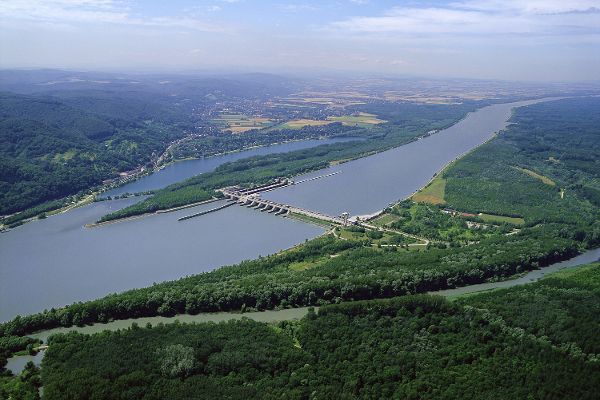 Luftaufnahme vom Kraftwerk Greifenstein