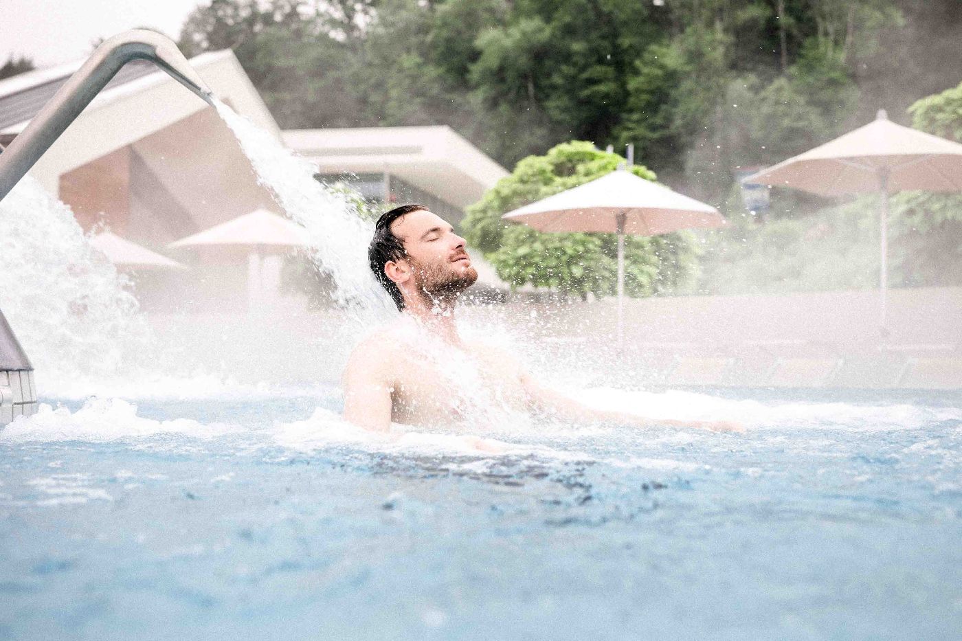 Ein Massagebecken in der Heiltherme Bad Waltersdorf