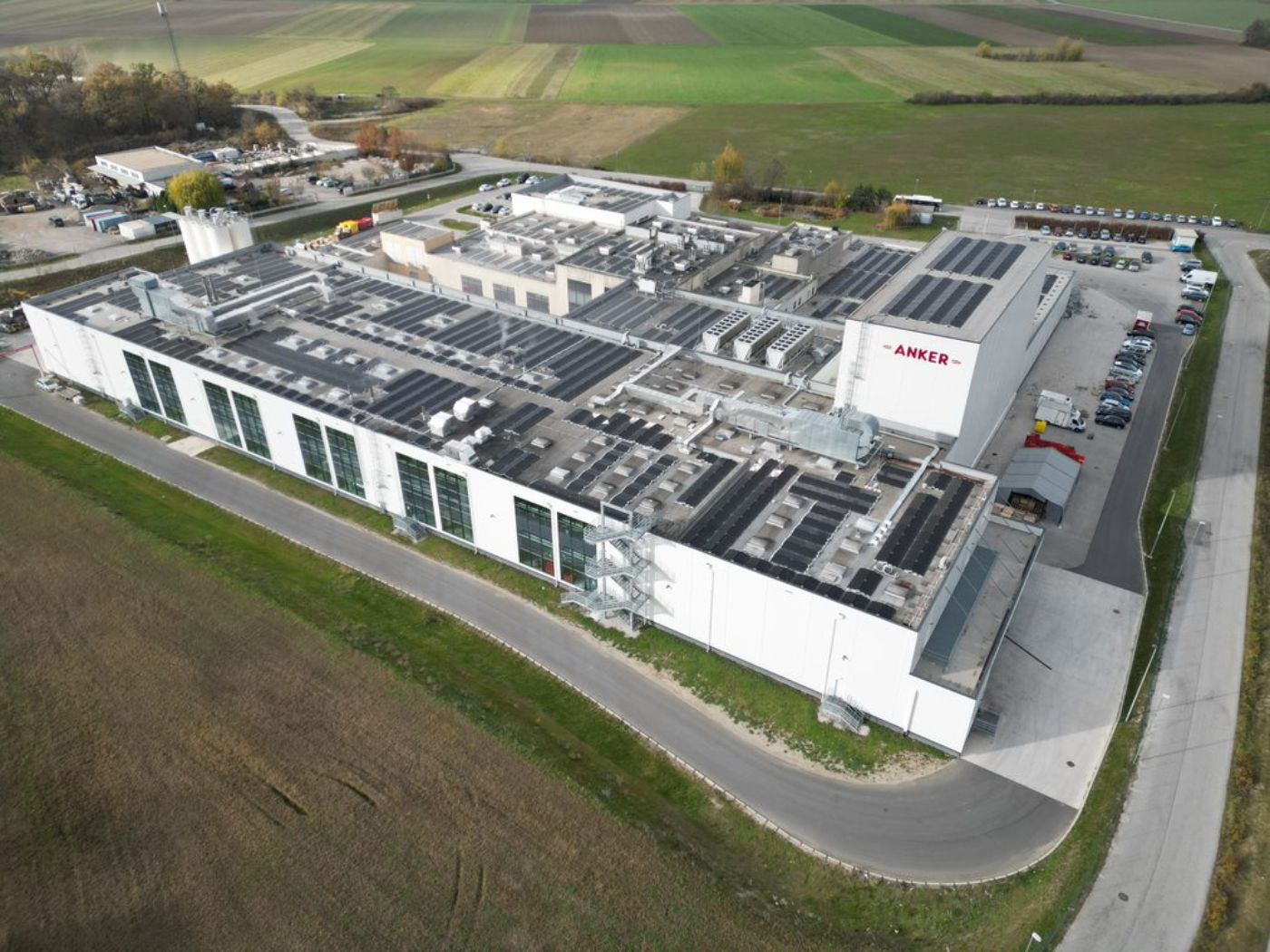 Luftaufnahme des neuen Produktionsstandorts in Lichtenwörth, NÖ