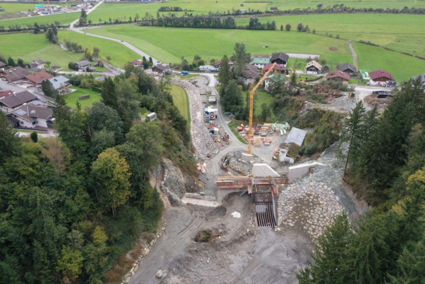 Arbeiten der Wildbach- und Lawinenverbauung am Rettenbach in Mittersill