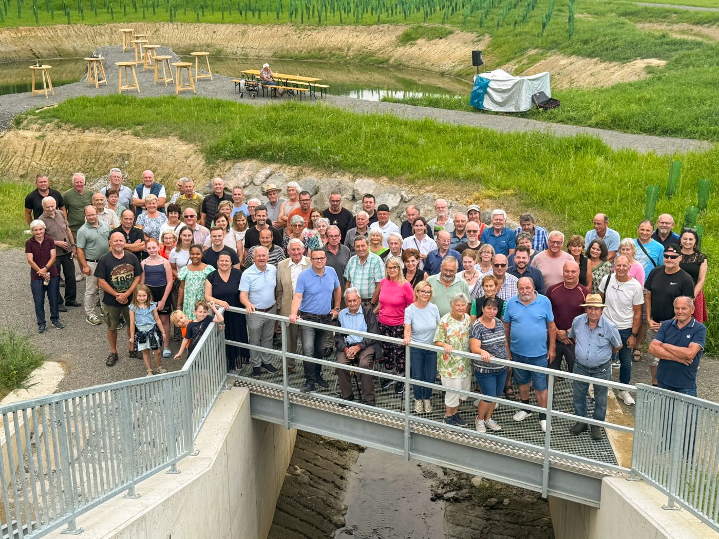 Gruppenfoto beim Tag der offenen Tür am Oedter Bach.