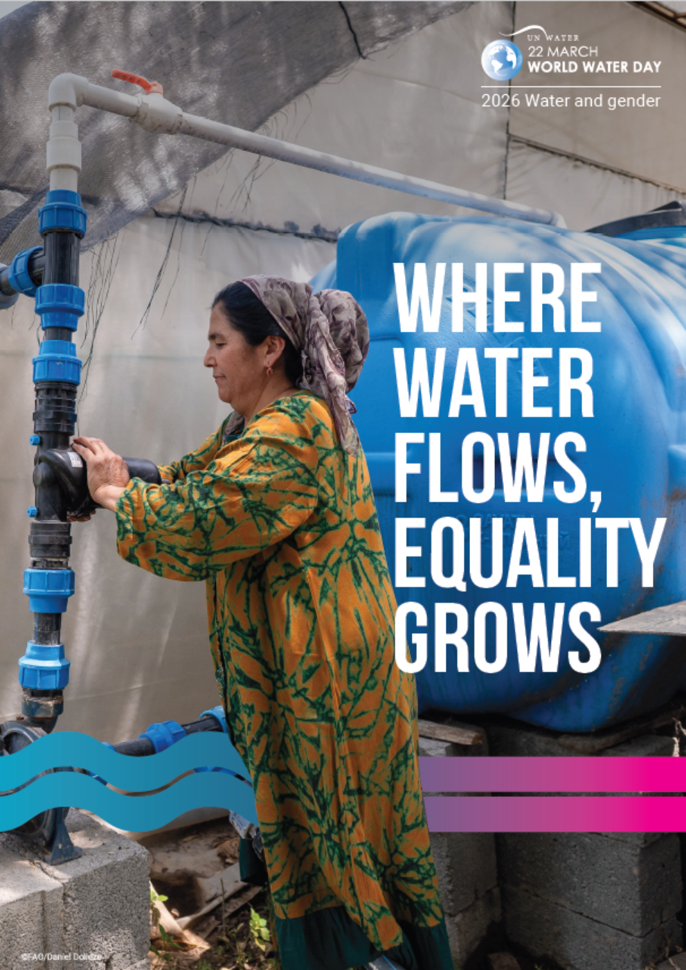 Poster zum Weltwassertag 2026 mit einer Frau die Wasser aus einer Wasserleitung holt.