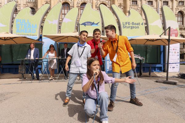 Photo of the winning band of the Danube Art Masters 2023 from Serbia at the LIFE-Boat4Sturgeon event.