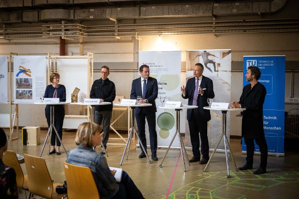 Pressekonferenz Neue Stiftungsprofessur Holzbau