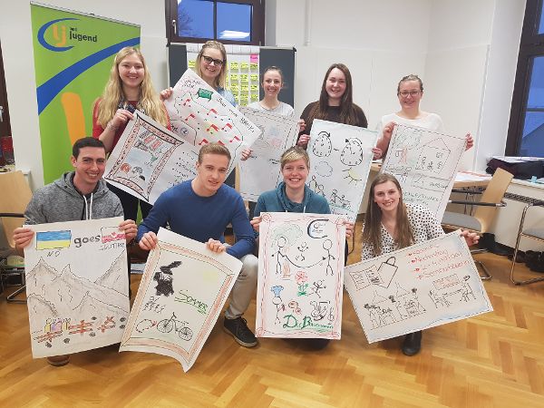 Menschen bei einem Lehrgang