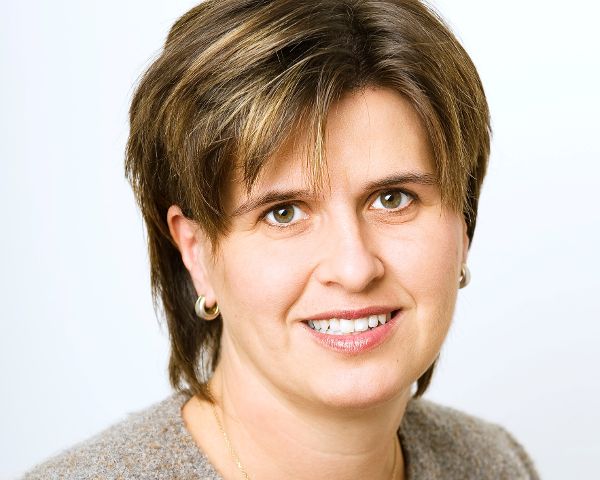Frau Hainfellner in Porträtaufnahme