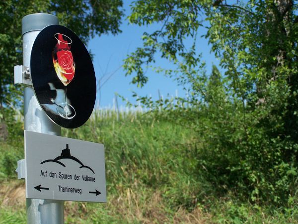 Klöcher Traminerweg: beim Pestkreuz
