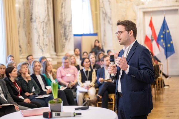 Vortrag AL Bichler Kick-Off Forschungsprogramm