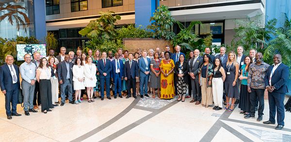 Teilnehmende der „Wood for Globe“ Veranstaltung im FAO Headquarters in Rom 