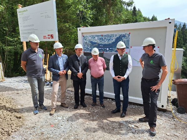 Eröffnung Spartenstich mit Bürgermeister Johannes Anzengruber, Landeshauptmann-Stellvertreter Josef Geisler, Bundesminister Norbert Totschnig, Gebhard Walter (Sektionsleiter WLV Tirol), Josef Plank (Gebietsbauleiter WLV, Mittleres Inntal), Karl Braun (Obmann der Vertretung der Bürger:innen Hötting)