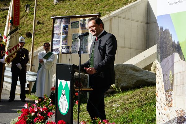 Bundesminister Norbert Totschnig bei der feierlichen Segnung