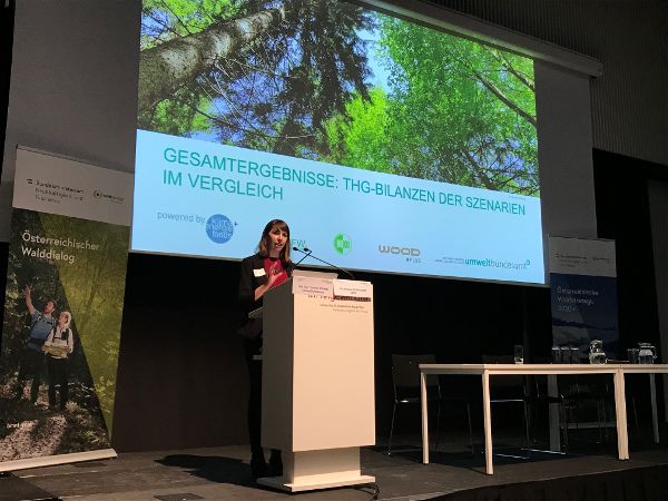 Statement einer Frau beim 22. Waldforums
