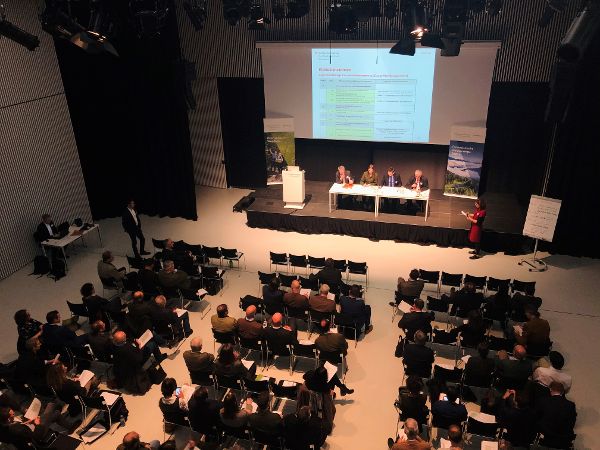 Sitzungssaal der Sitzung des 22. Waldforums