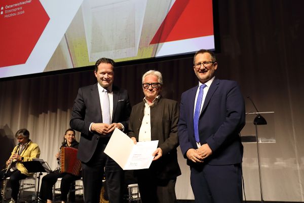 Bundesminister Totschnig, Holzbotschafter Matthias Ammann und Abteilungsleiter Georg Rappold
