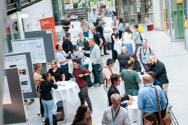 Ausstellungsstände bei der Wasserkraftkonferenz.