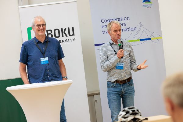 Ein Vortrag bei der Wasserkraftkonferenz.