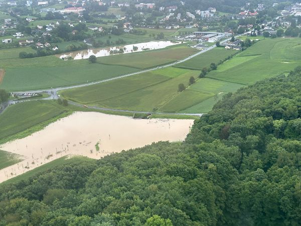 Gefüllte Rückhaltebecken an der Faulen Sulz