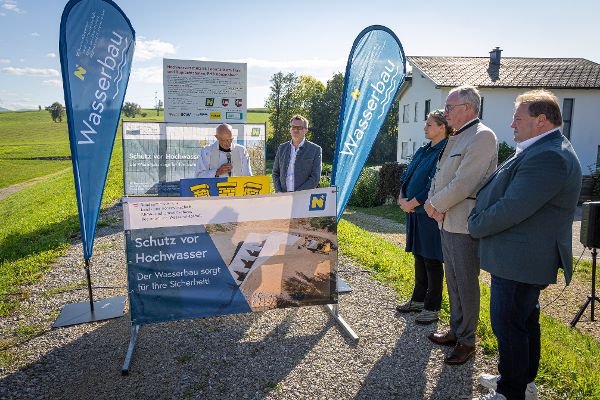 Foto bei den Bauzäunen am Dangelsbach.