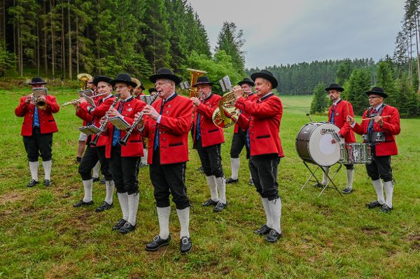 Die Musikkappelle bei der Spatenstichfeier in Zwettl an der Rodl.