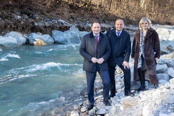 Minister Totschnig vor Isel