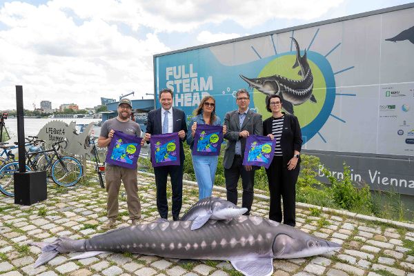 Foto beim LIFE-Boat4Sturgeon Event anlässlich des Danube Day.
