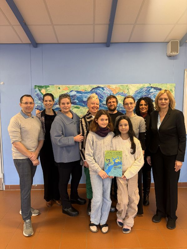 Bernhard Schober, Eva Kirchmaier, Monika Mörth, Susanne, Brandstetter; Philipp Probst, Lisa Kamleitner, Hélène Masliah-Gilkarov, Inge Jöbstl (Direktorin, GRG 21 Franklinstraße 26), Marlies Waldner, Lula Lugmayr 