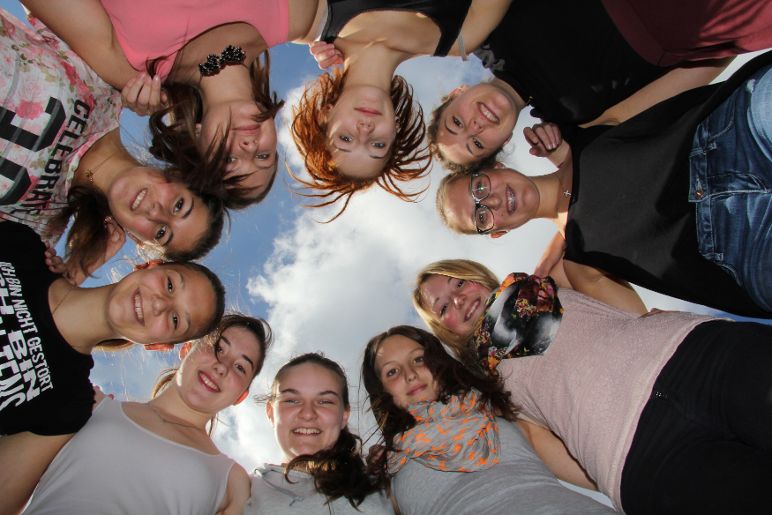 Gesichtskreis von Schüler und Schülerinnen in Elmberg