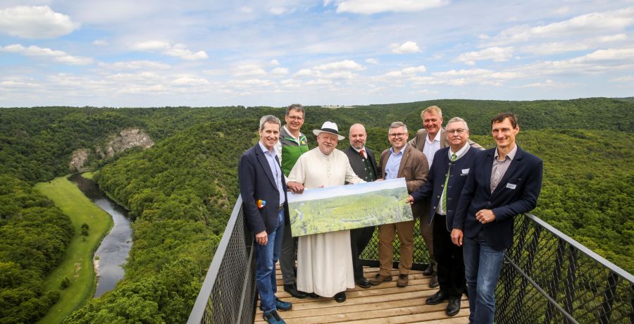 &lt;p&gt;Im Rahmen einer Festveranstaltung zum 25-j&auml;hrigen Bestehen des Nationalparks Thayatal wurde die neue Aussichtswarte &bdquo;Umlaufblick&ldquo; er&ouml;ffnet.&lt;/p&gt;