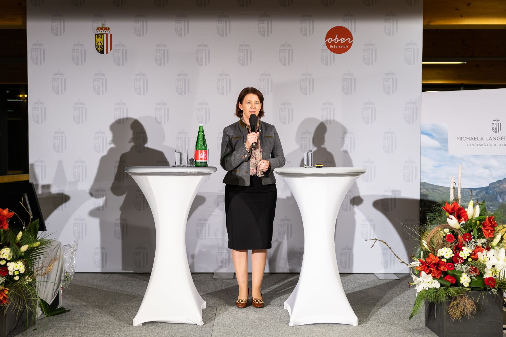 bml-24-11-2022-00823064.jpg Im Zuges seines Besuchs der Agraria Wels, der internationalen Fachmesse für Landwirtschaft, zeichnete Landwirtschaftsminister Norbert Totschnig Top-Betriebe mit AMA-Hoftafeln und landwirtschaftliche Innovationen mit dem „Agrarfuchs“ aus.