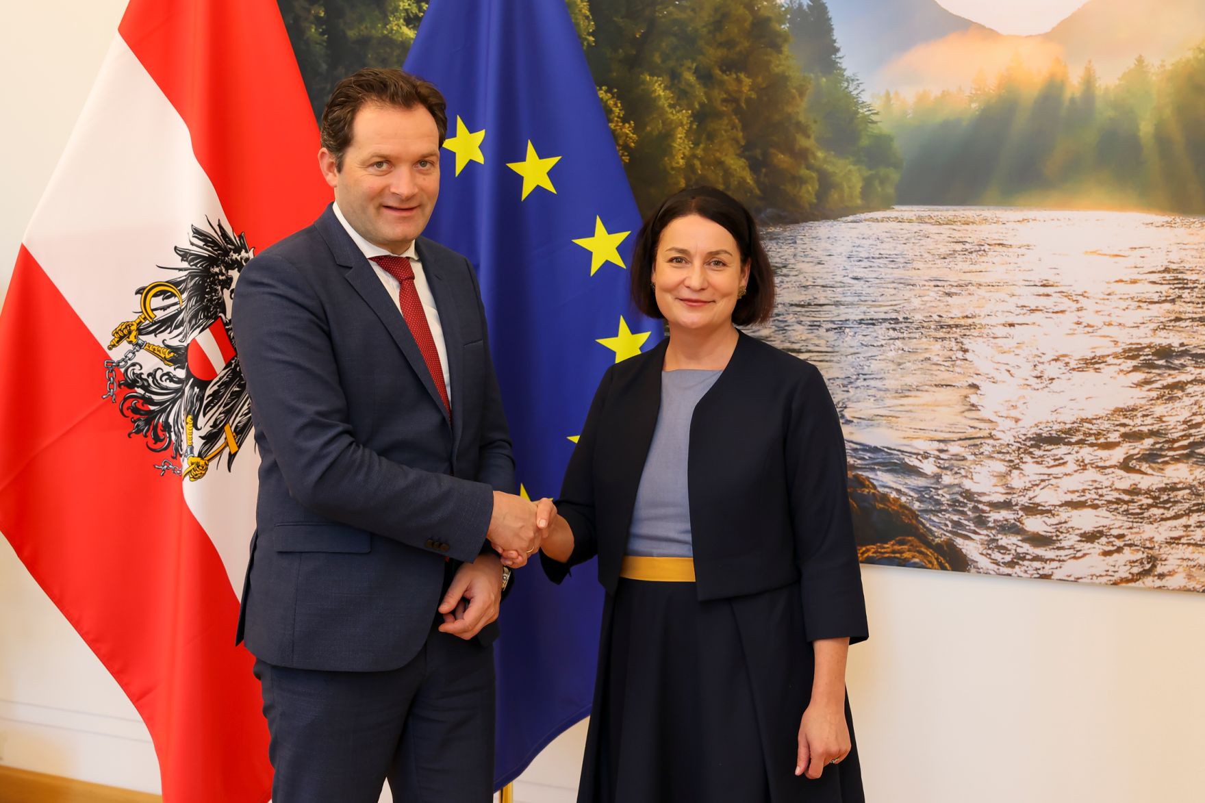 Bei einem Antrittsbesuch hat Bundesminister Norbert Totschnig die neue Generalsekret&auml;rin der Donaukommission, Birgit Vogel, im Amt willkommen gehei&szlig;en.