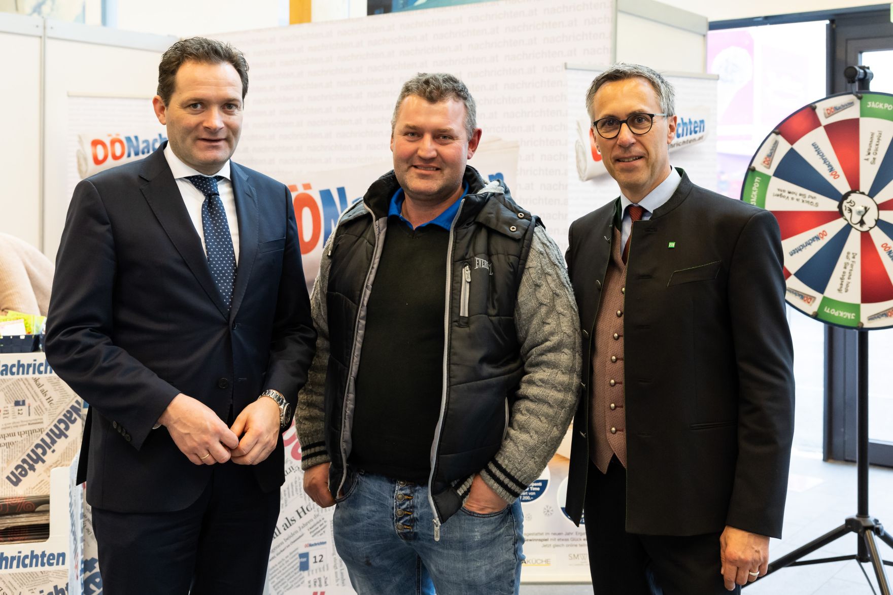 bml-26-11-2022-00534235.jpg Am 25.11.2022 besuchte Bundesminister Norbert Totschnig, im Rahmen der Versorgungssicherheitstour, land- und forstwirtschaftliche Betriebe sowie BranchenvertreterInnen in Oberösterreich.